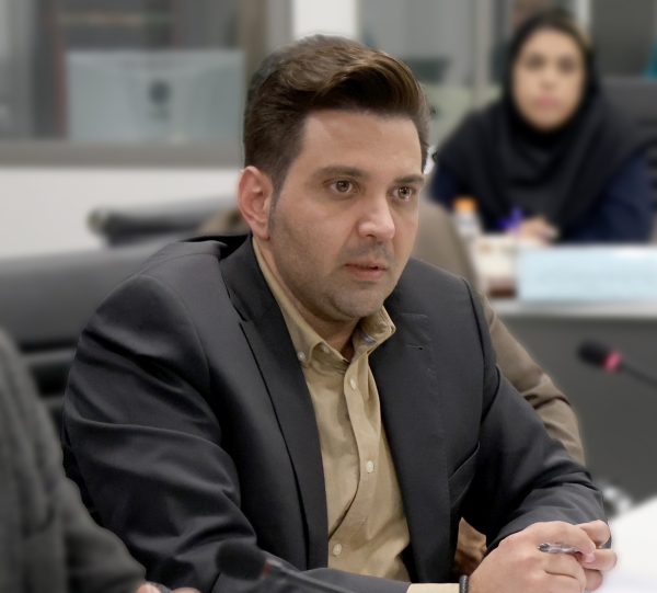حسین مهدی زاد: کاهش صادرات و مازاد تولید، بازار تخم‌مرغ را در معرض بحران قرار داد