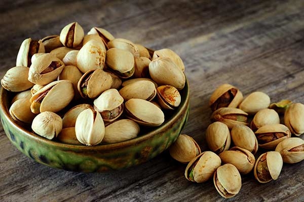 بررسی اطلاعات بهداشتی پسته های صادراتی از مبدأ ایران به مقصد اتحادیه اروپا در سامانه TRACES