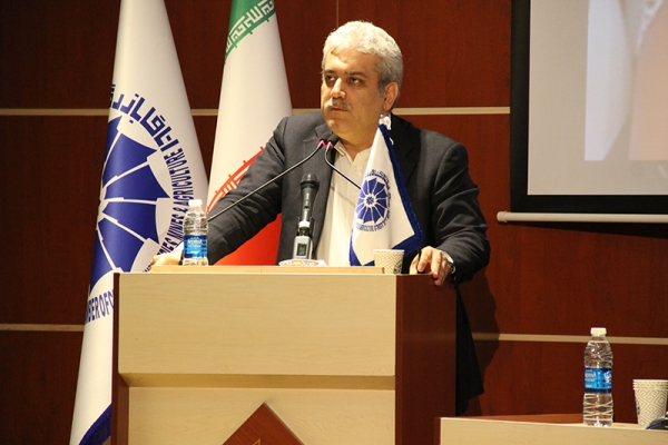 نوآوری، راه خام فروشی و نفت محوری را به پایان می رساند